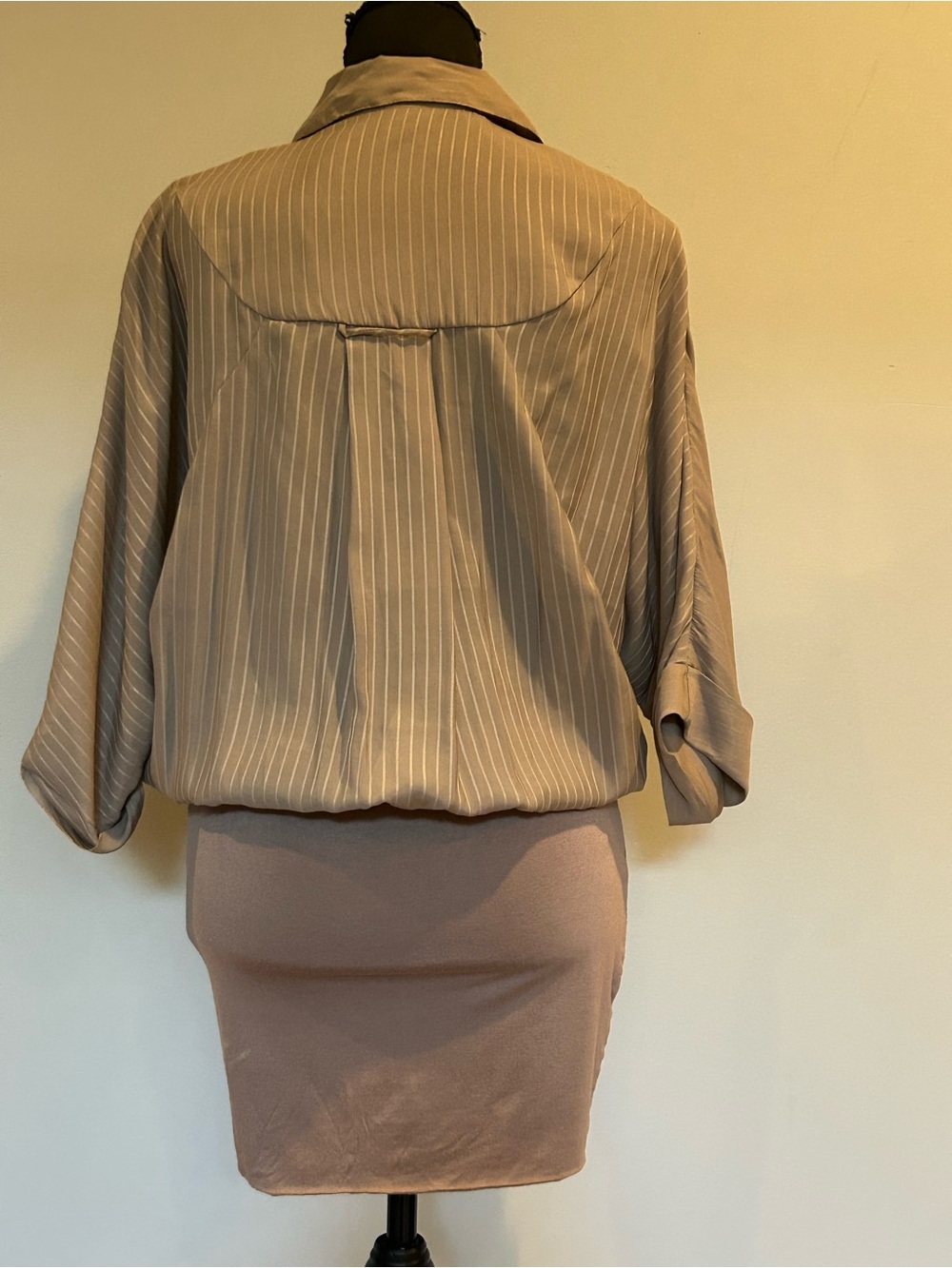 Costa Blanca Taupe Pinstripe Batwing Sleeve Mini Shirt Dress Size S - Picture 11 of 12